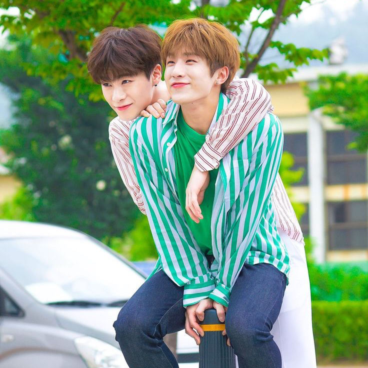 아스트로 최근 활동샷