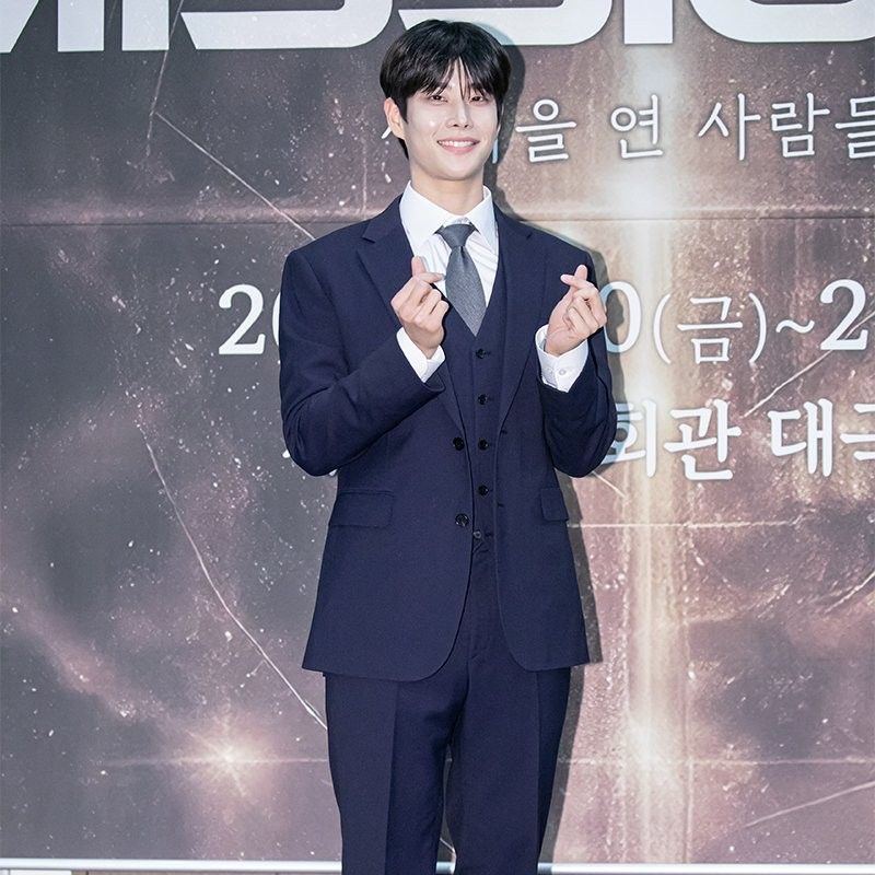 Behind-the-scenes cut of MJ (ASTRO)