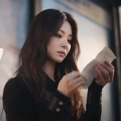 Foto aktivitas terbaru Tzuyu (TWICE)