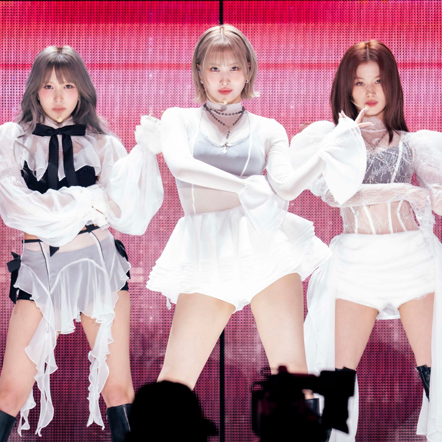 Behind-the-scenes cut of Momo (TWICE)