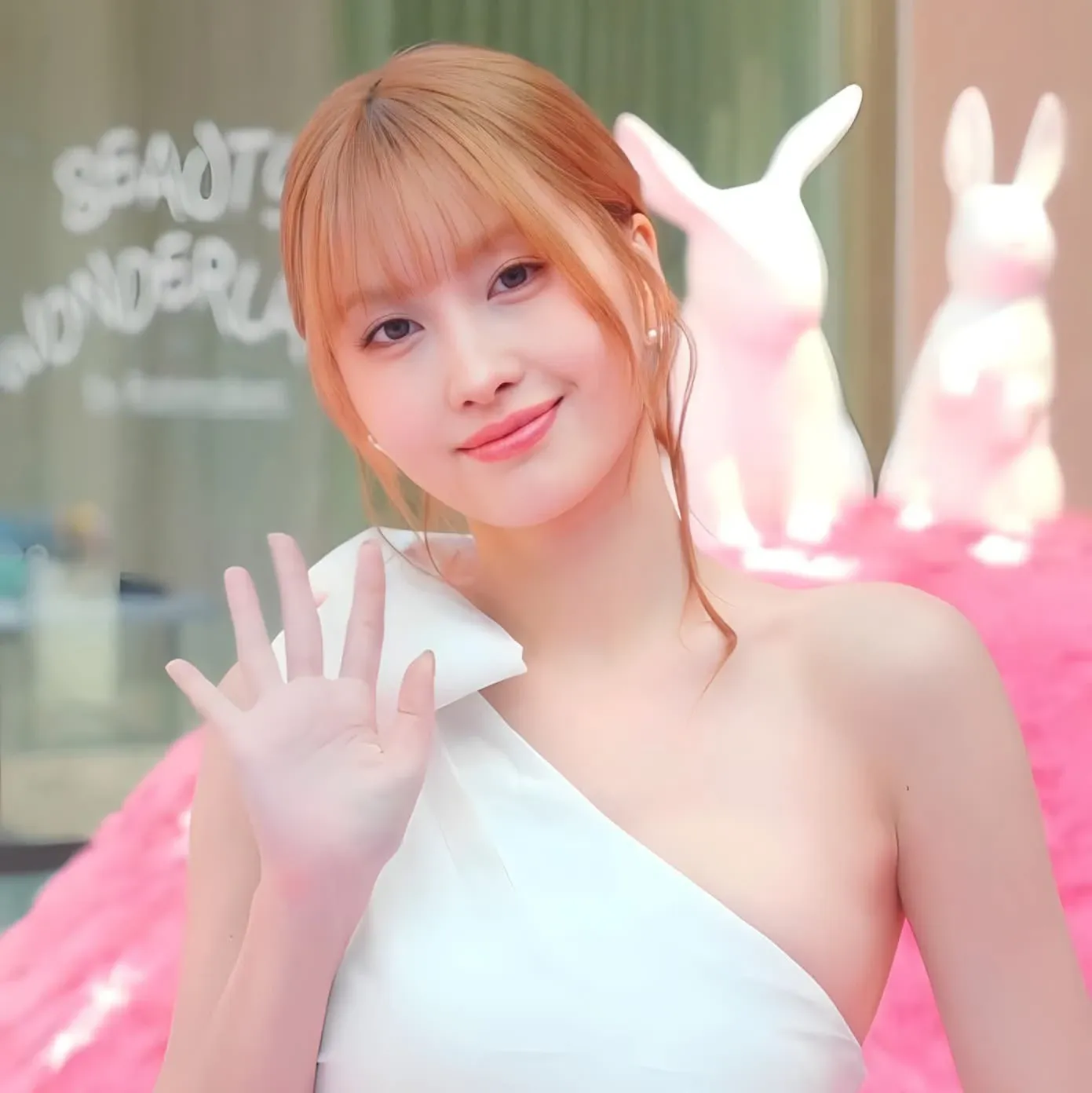 Momo (TWICE)的幕後花絮