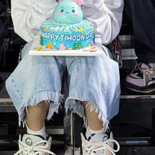 Recent activity shot of Jihoon (TWS)