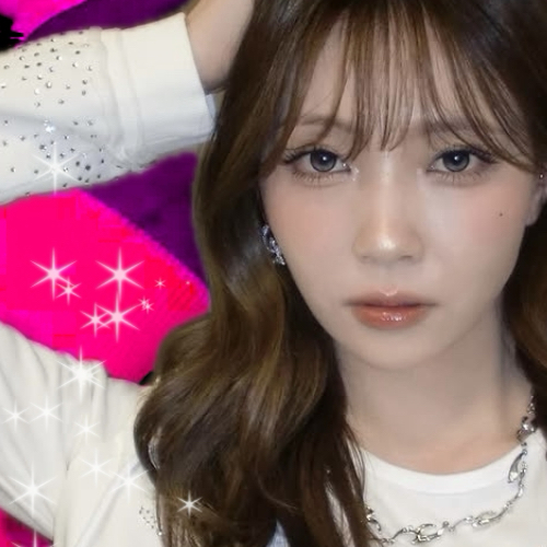 Latest photo of Mayuka (NiziU)