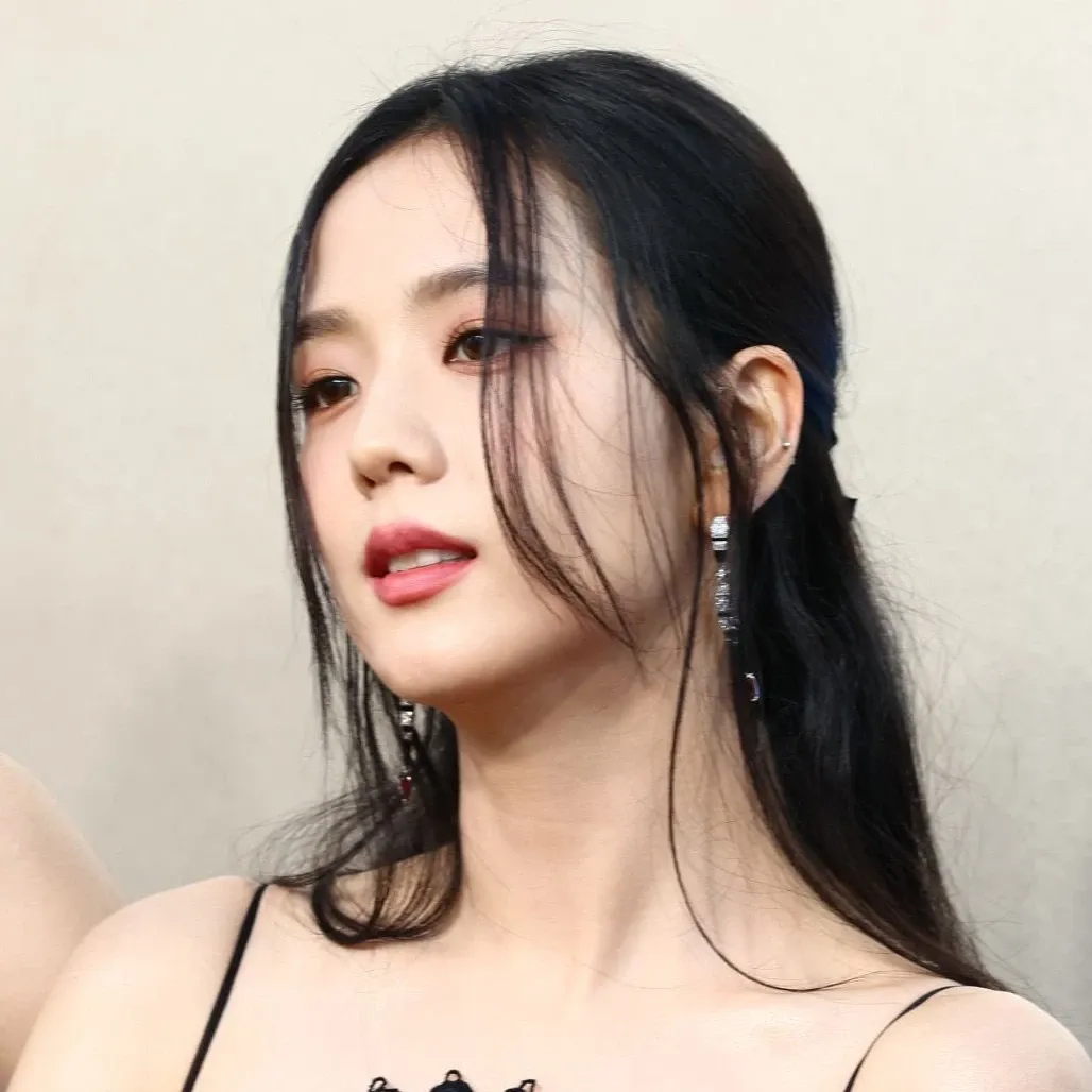 Foto aktivitas terbaru Jisoo (BLACKPINK)