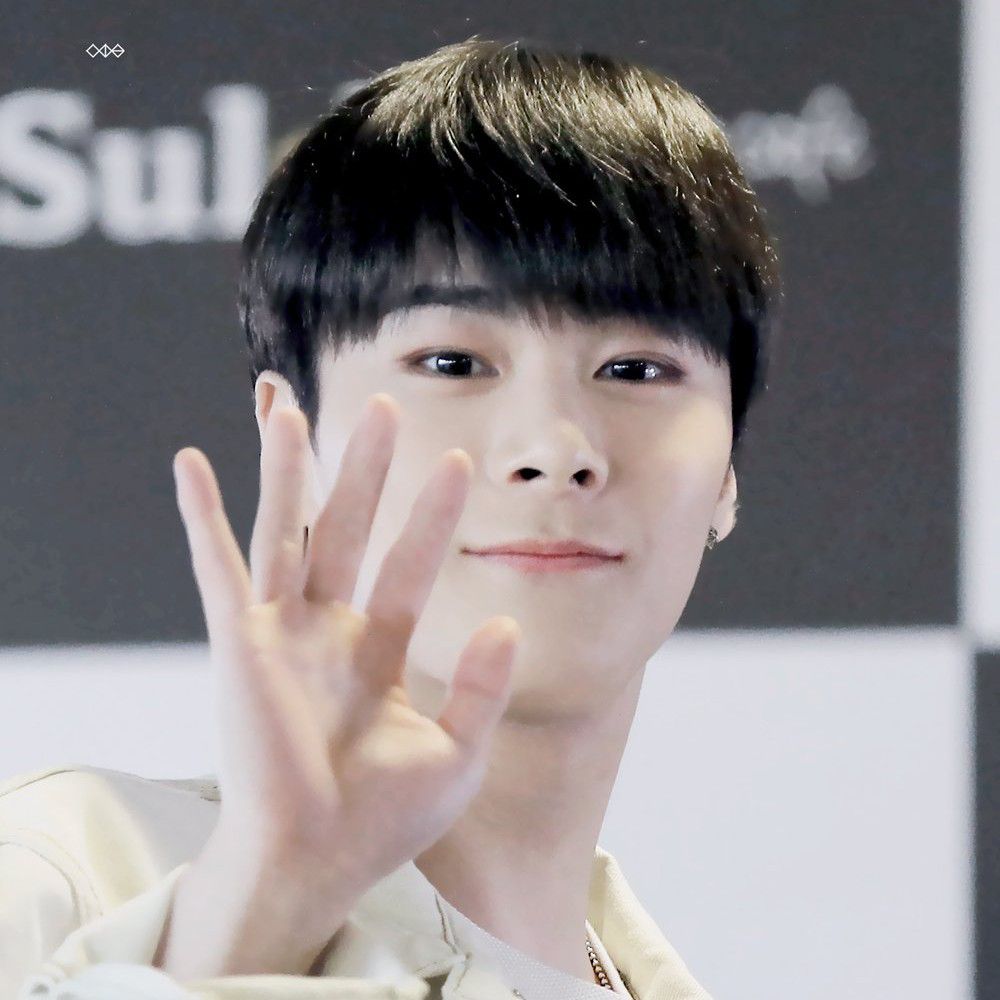 Behind-the-scenes cut of Moonbin (ASTRO)