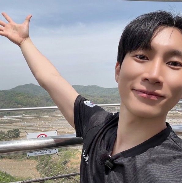 Signature photo of Seo Eunkwang (BTOB) capturing their charm