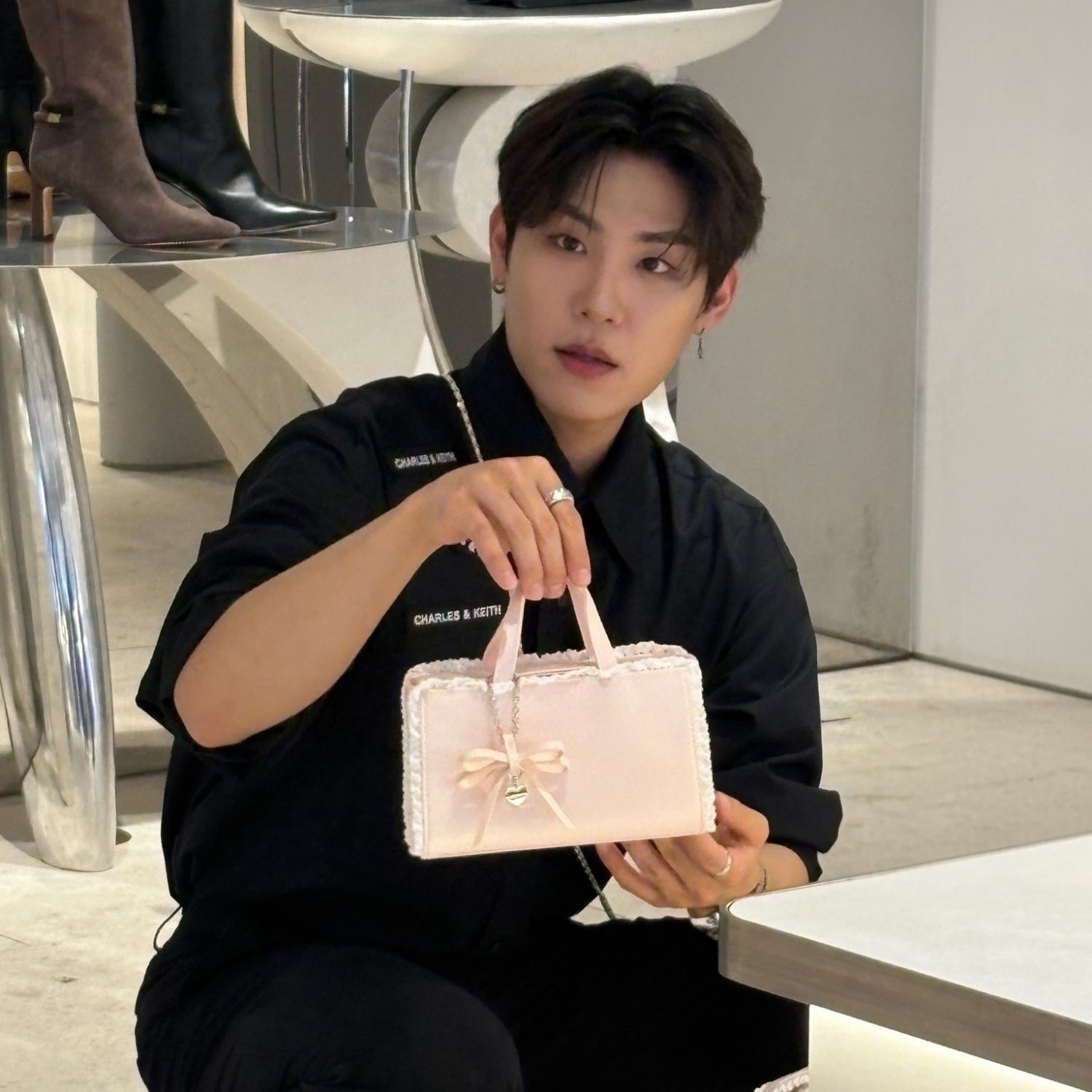 A moment captured by Park Woojin (AB6IX)'s fan