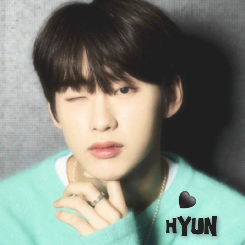 Behind-the-scenes cut of Hyun