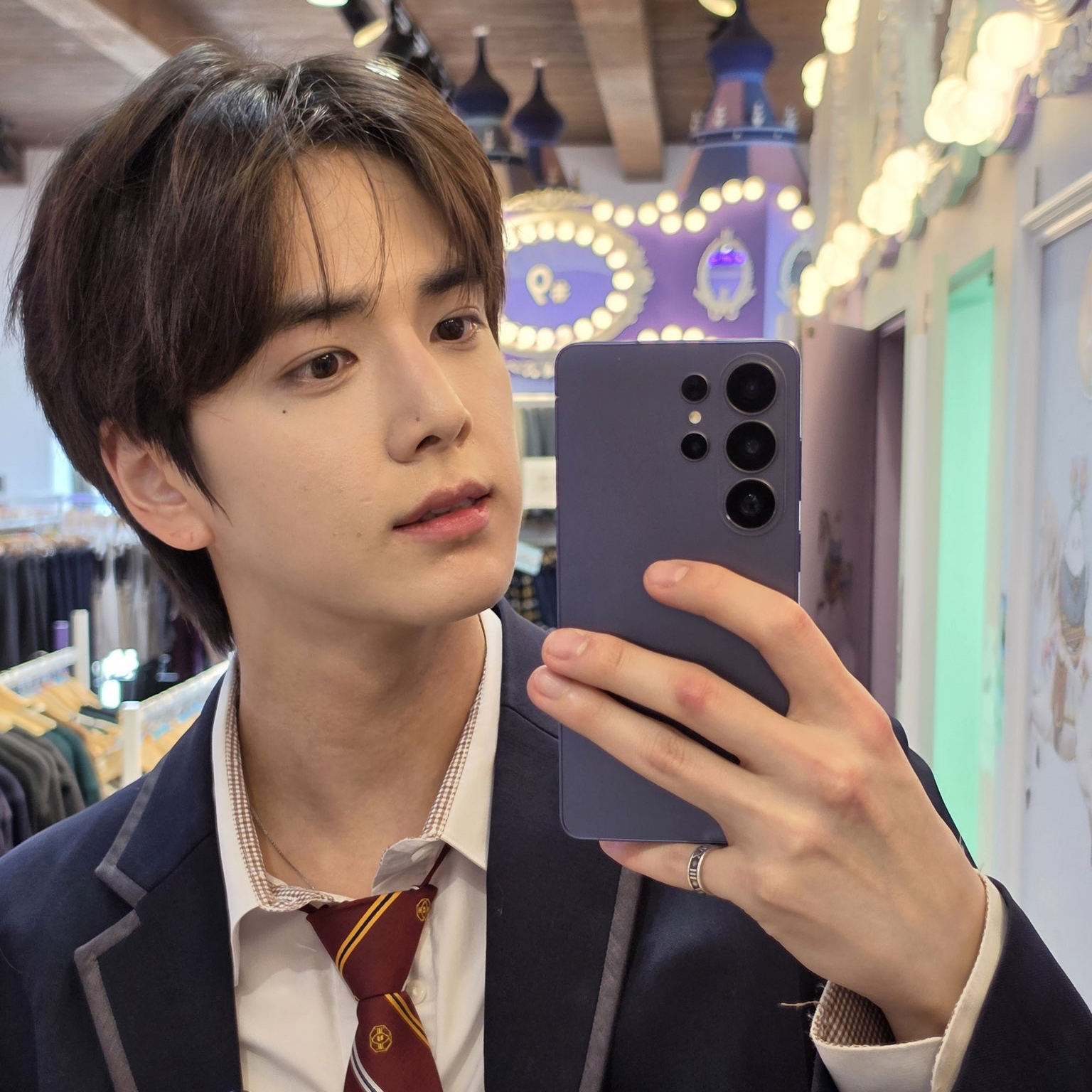 A moment captured by Younghoon (THE BOYZ)'s fan