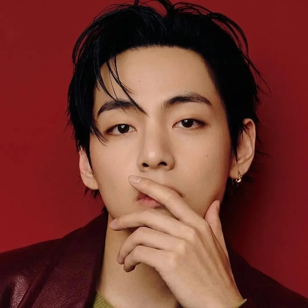 Recent activity shot of V (BTS)