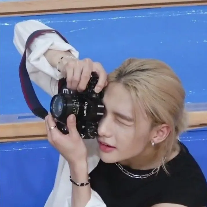 Momen yang diabadikan oleh penggemar Hyunjin (Stray Kids)