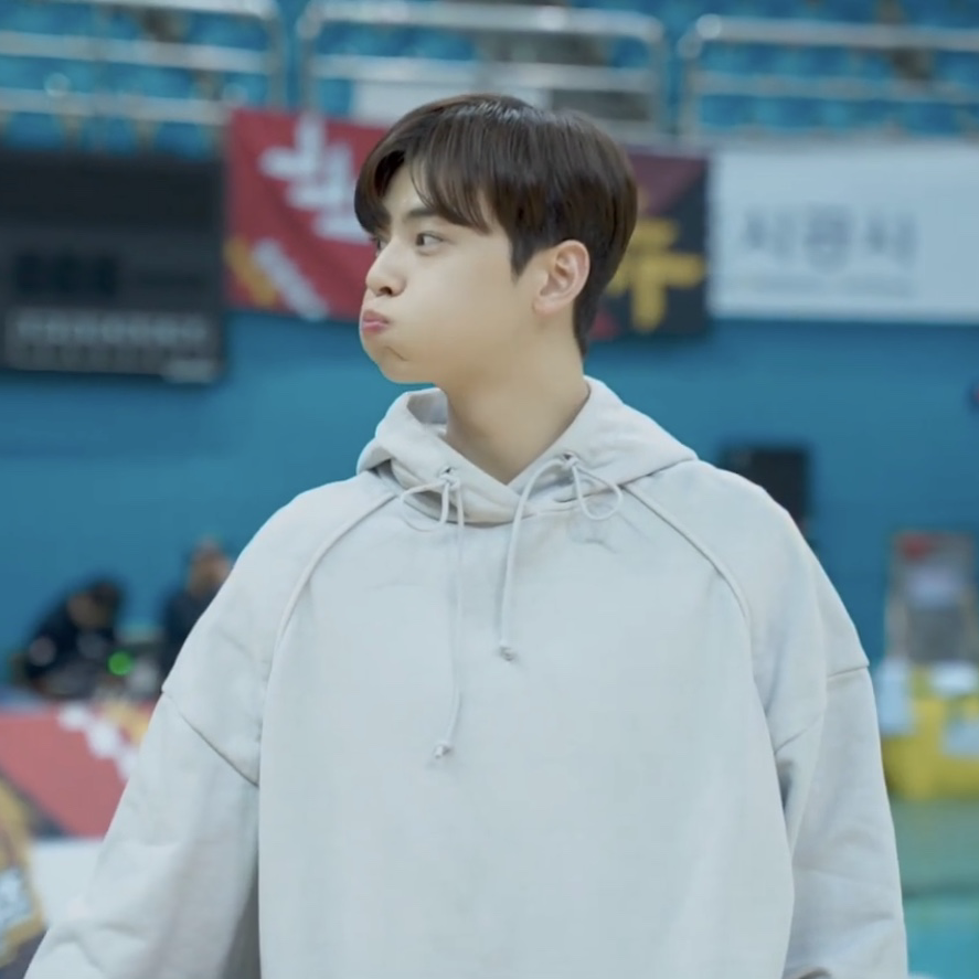 아스트로의 비하인드 컷