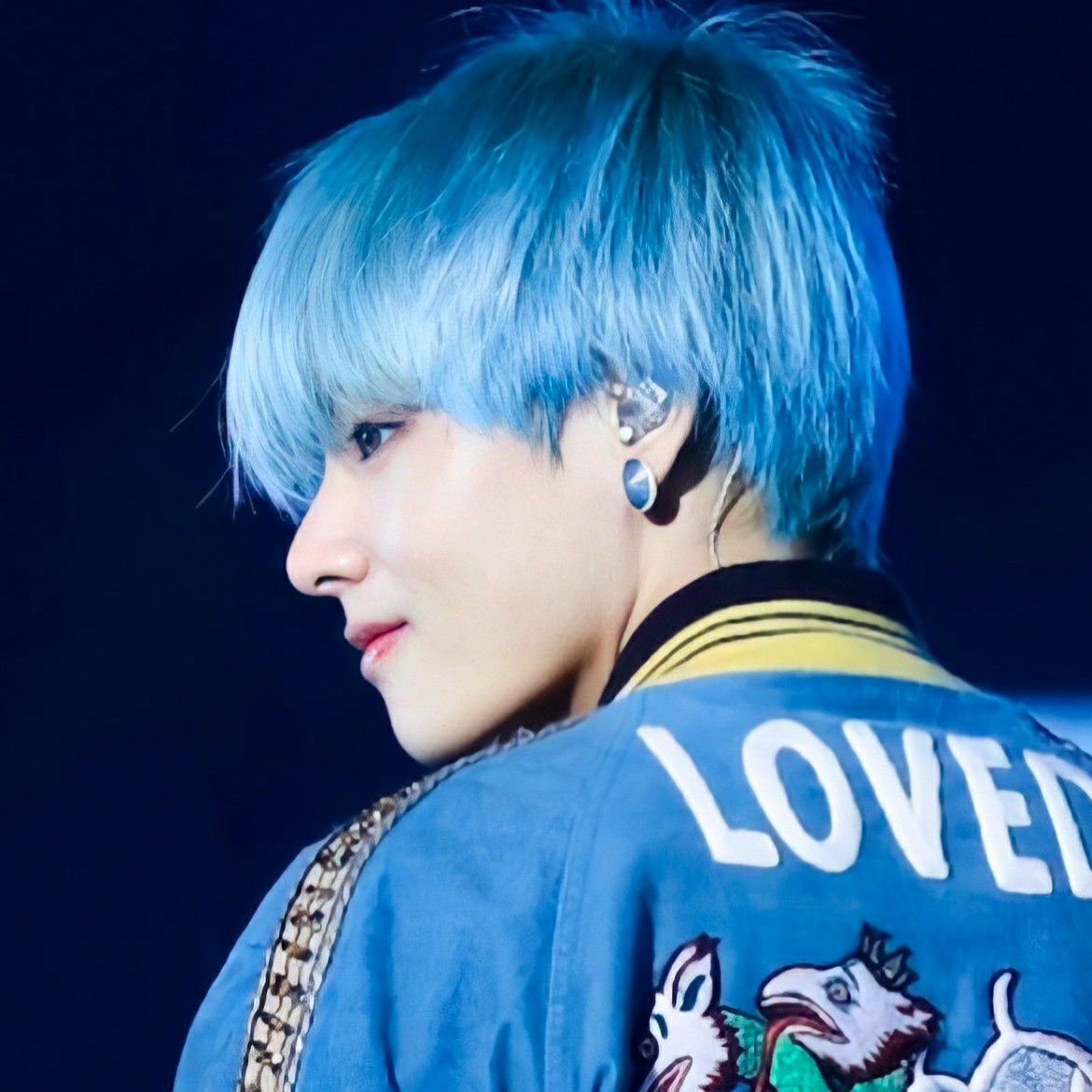 뷔 (방탄소년단) 최근 활동샷