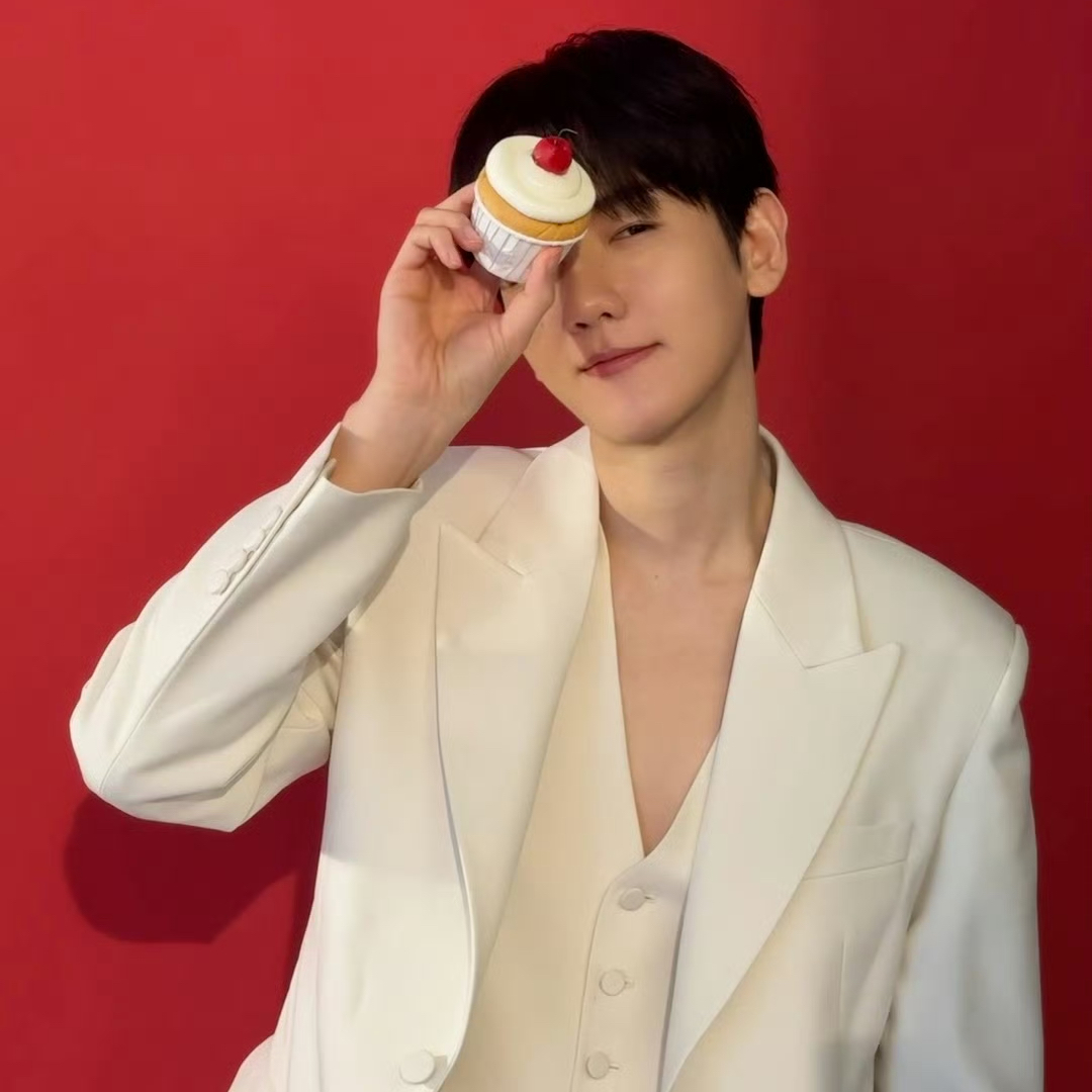 백현 (EXO)의 최신 사진