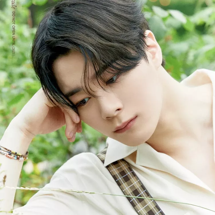 Latest photo of Moonbin (ASTRO)