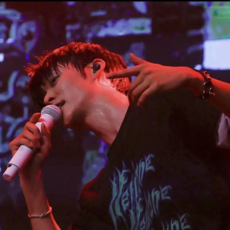 Latest photo of Eunseok (RIIZE)