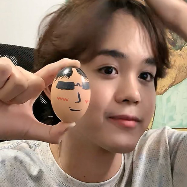 A moment captured by THI-O (NexT1DE)'s fan