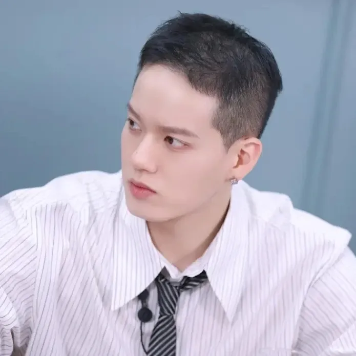 Latest photo of Peniel (BTOB)