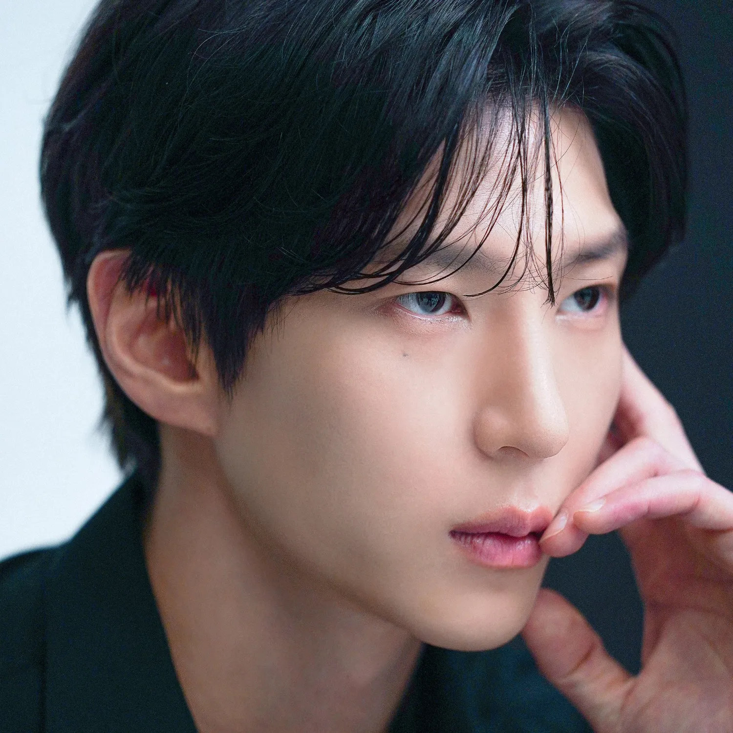 Recent activity shot of LEO (VIXX)