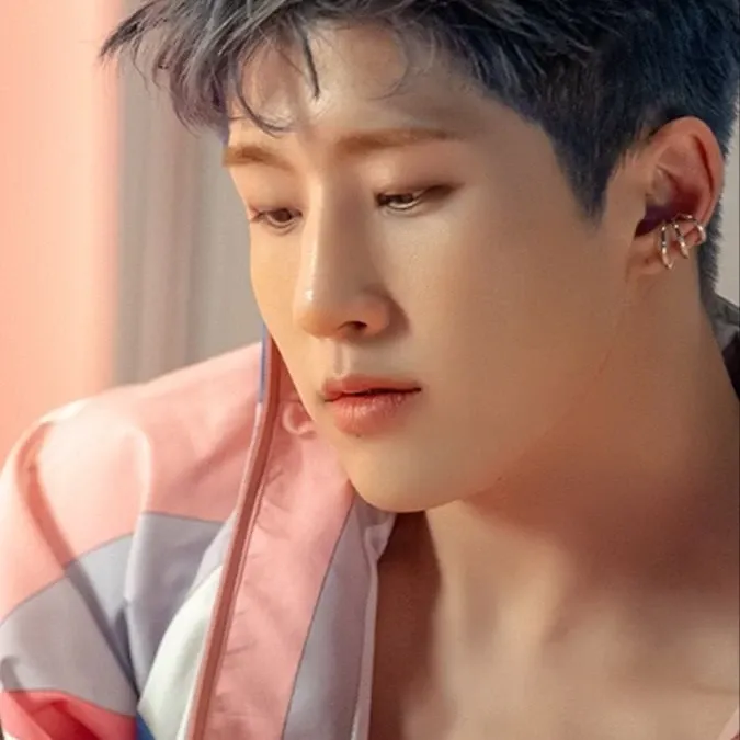 A moment captured by Jinjin (ASTRO)'s fan