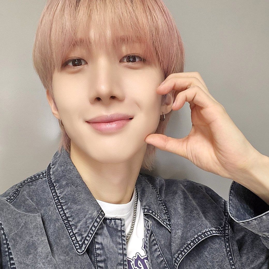 Behind-the-scenes cut of Hui (PENTAGON)