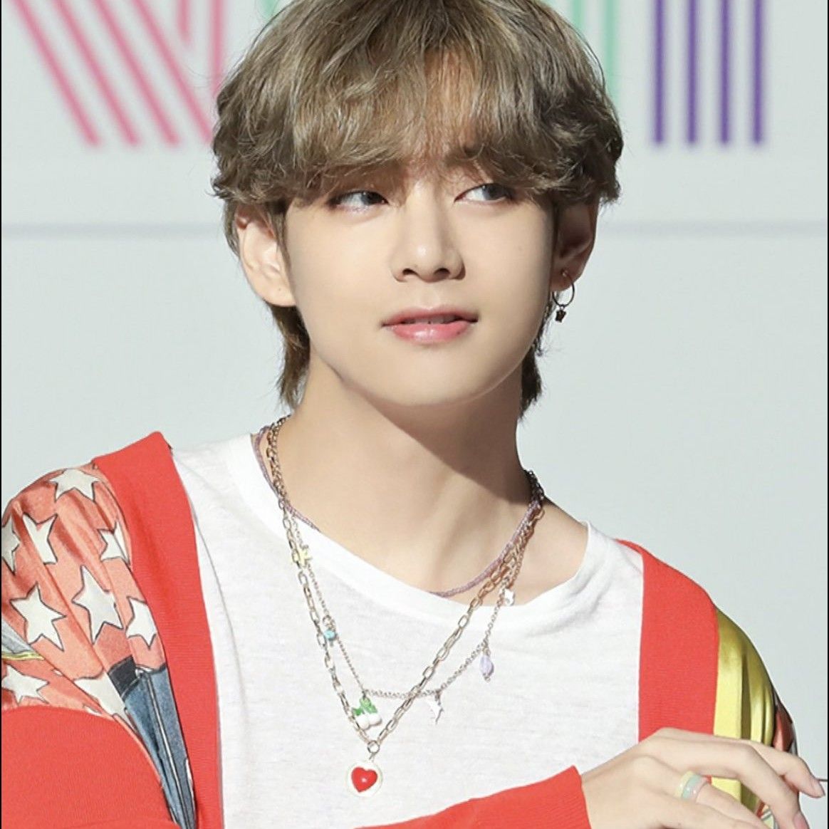 Latest photo of V (BTS)