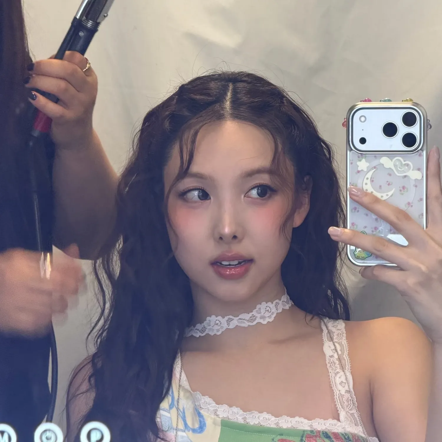 Foto aktivitas terbaru Nayeon (TWICE)