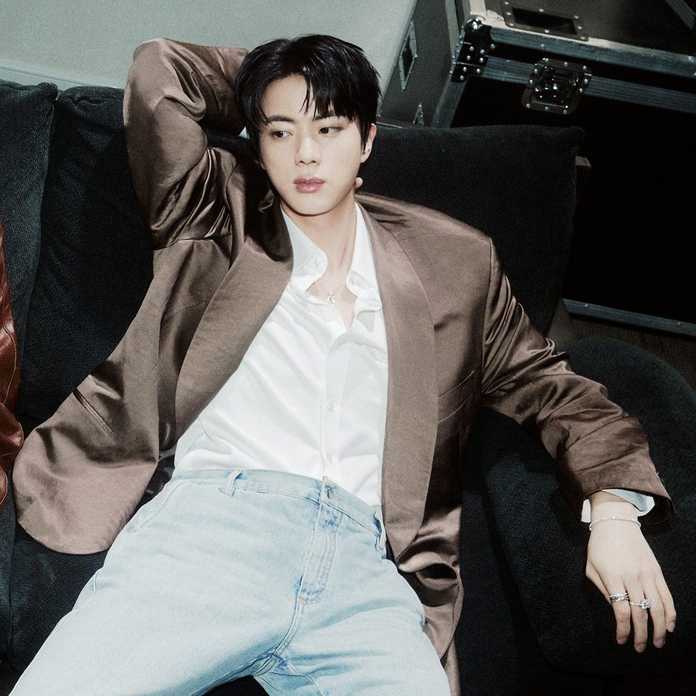 진 (방탄소년단)의 비하인드 컷