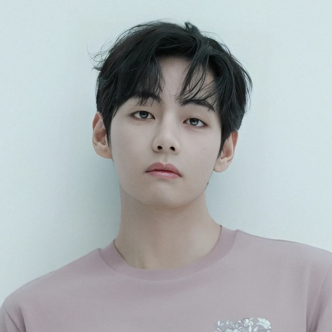 뷔 (방탄소년단)의 비하인드 컷