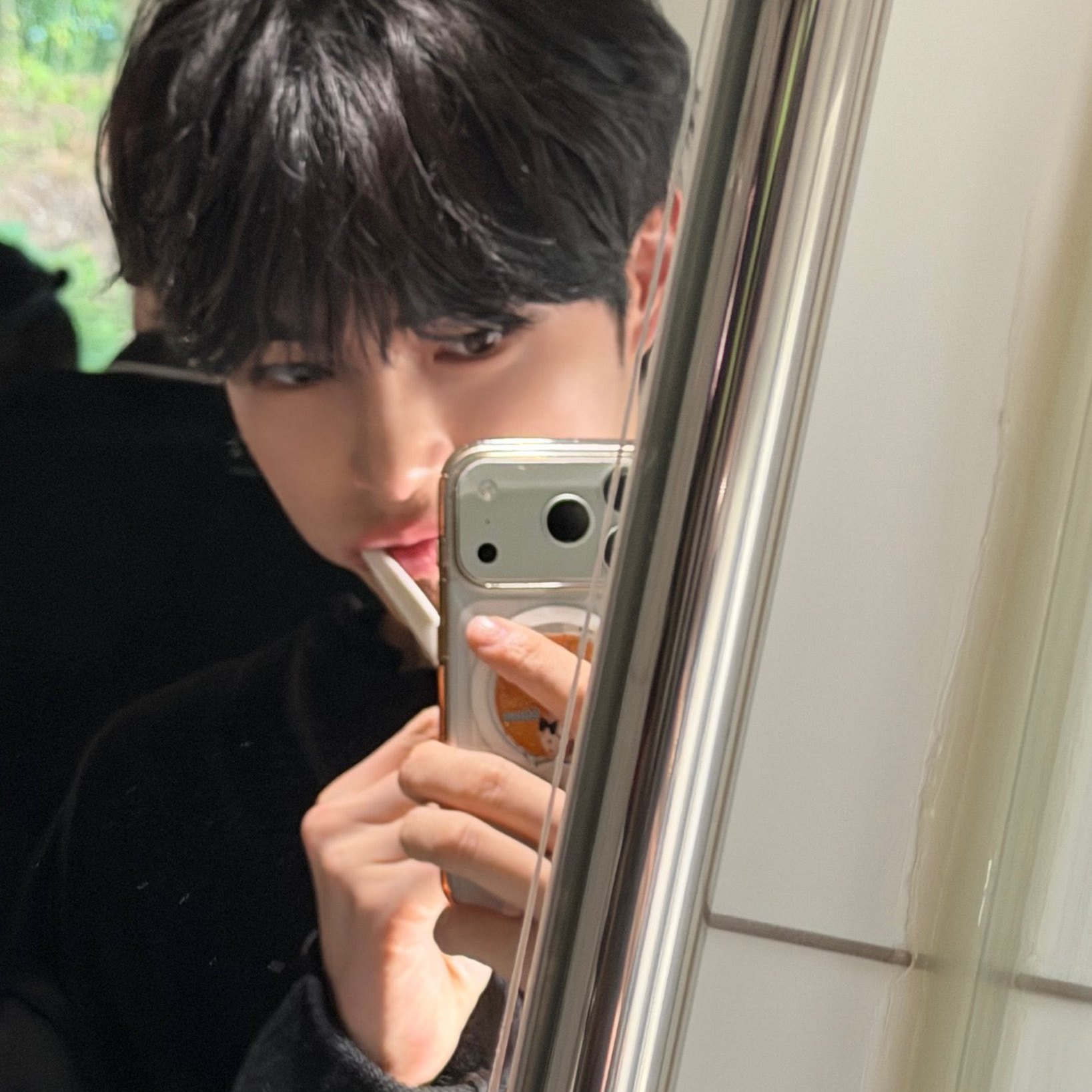 Recent activity shot of Sung Hanbin (ZEROBASEONE)