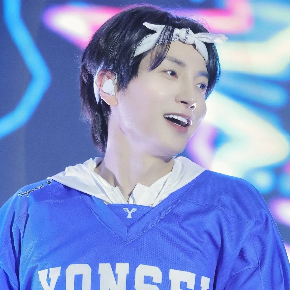 A moment captured by Leeteuk (Super Junior)'s fan