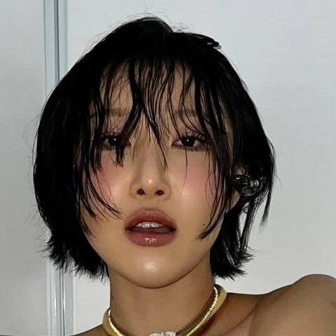 Behind-the-scenes cut of Hwasa (MAMAMOO)