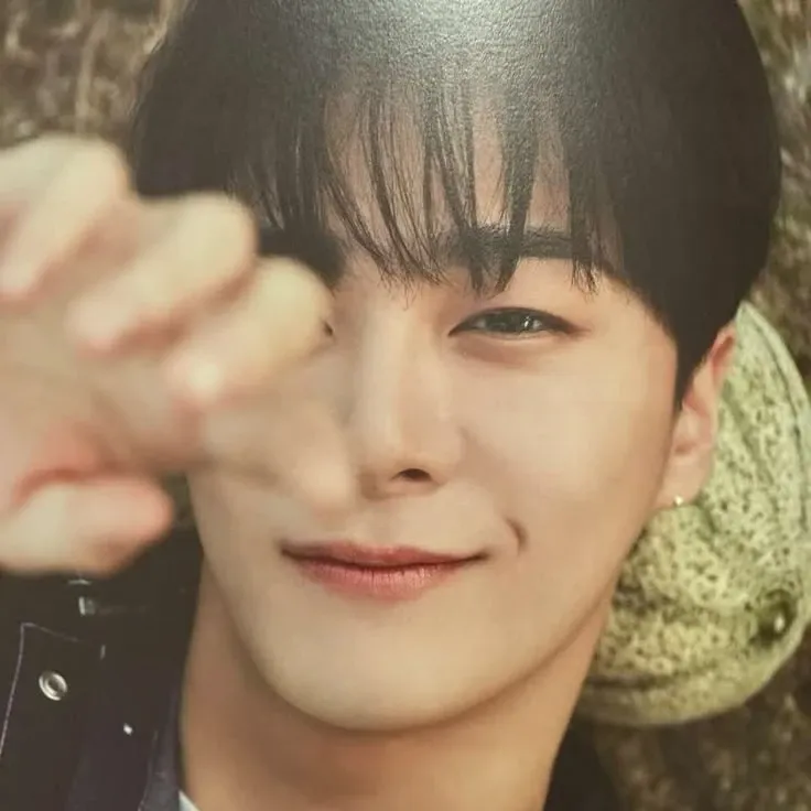 Latest photo of Moonbin (ASTRO)