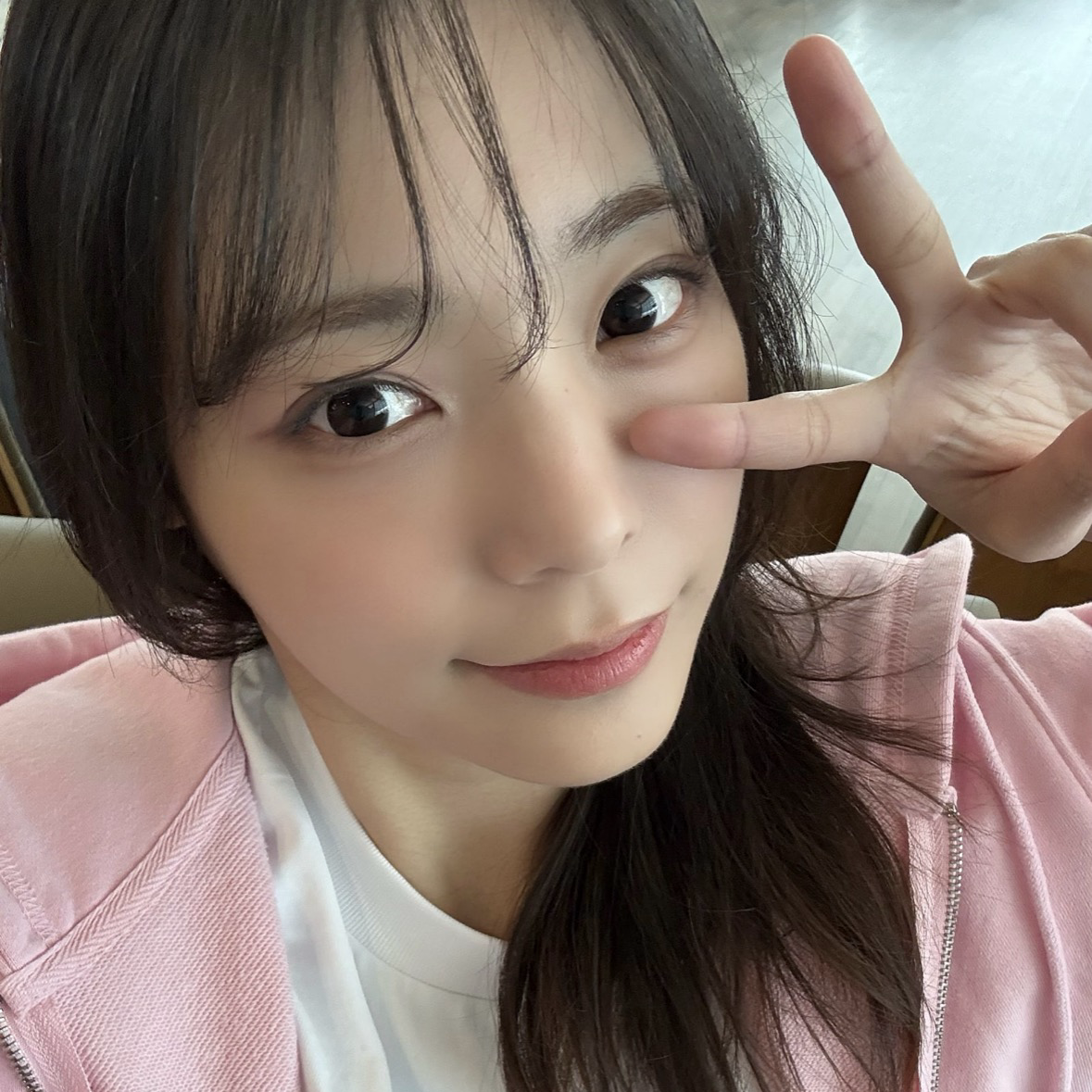 Behind-the-scenes cut of Siyeon (QWER)