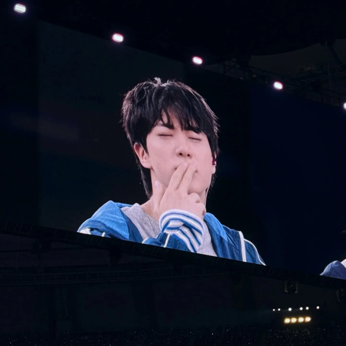 진 (방탄소년단)의 비하인드 컷