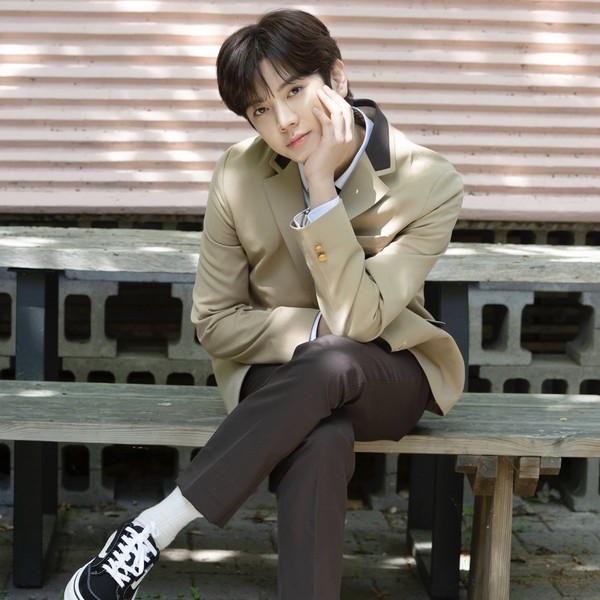 Signature photo of REN capturing their charm