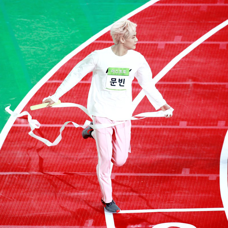 Latest photo of Moonbin (ASTRO)