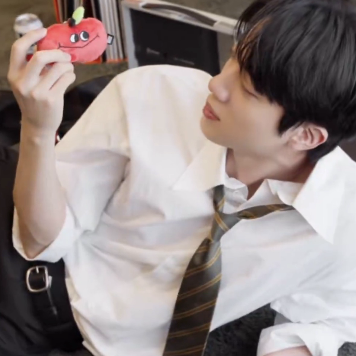 진 (방탄소년단)의 비하인드 컷