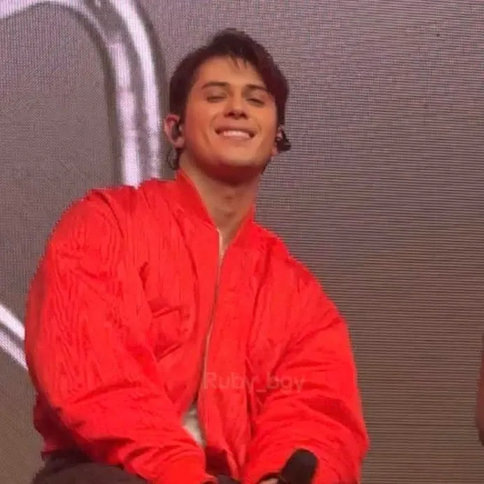 Hot post catching attention from 알레한드로 (SANTOS BRAVOS)'s fandom