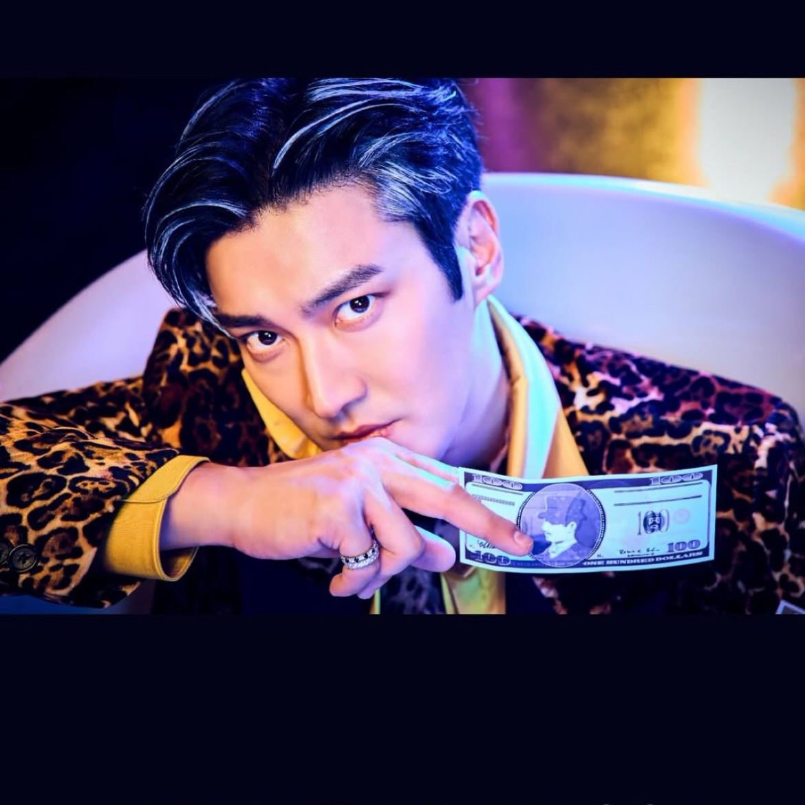 A moment captured by Siwon (Super Junior)'s fan