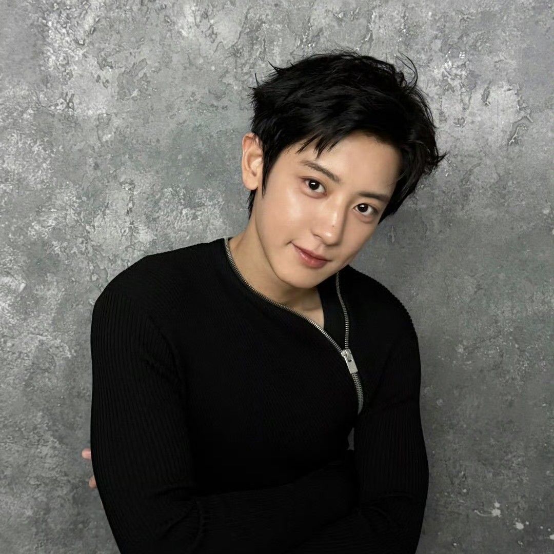 Foto terbaru Chanyeol (EXO)