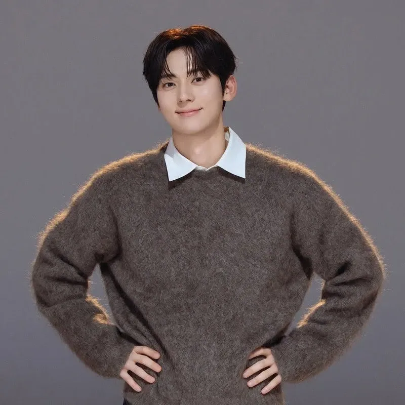 Recent activity shot of Hwang Minhyun