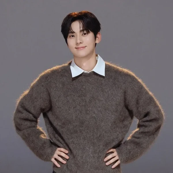 Popular profile image of Hwang Minhyun selected by votes