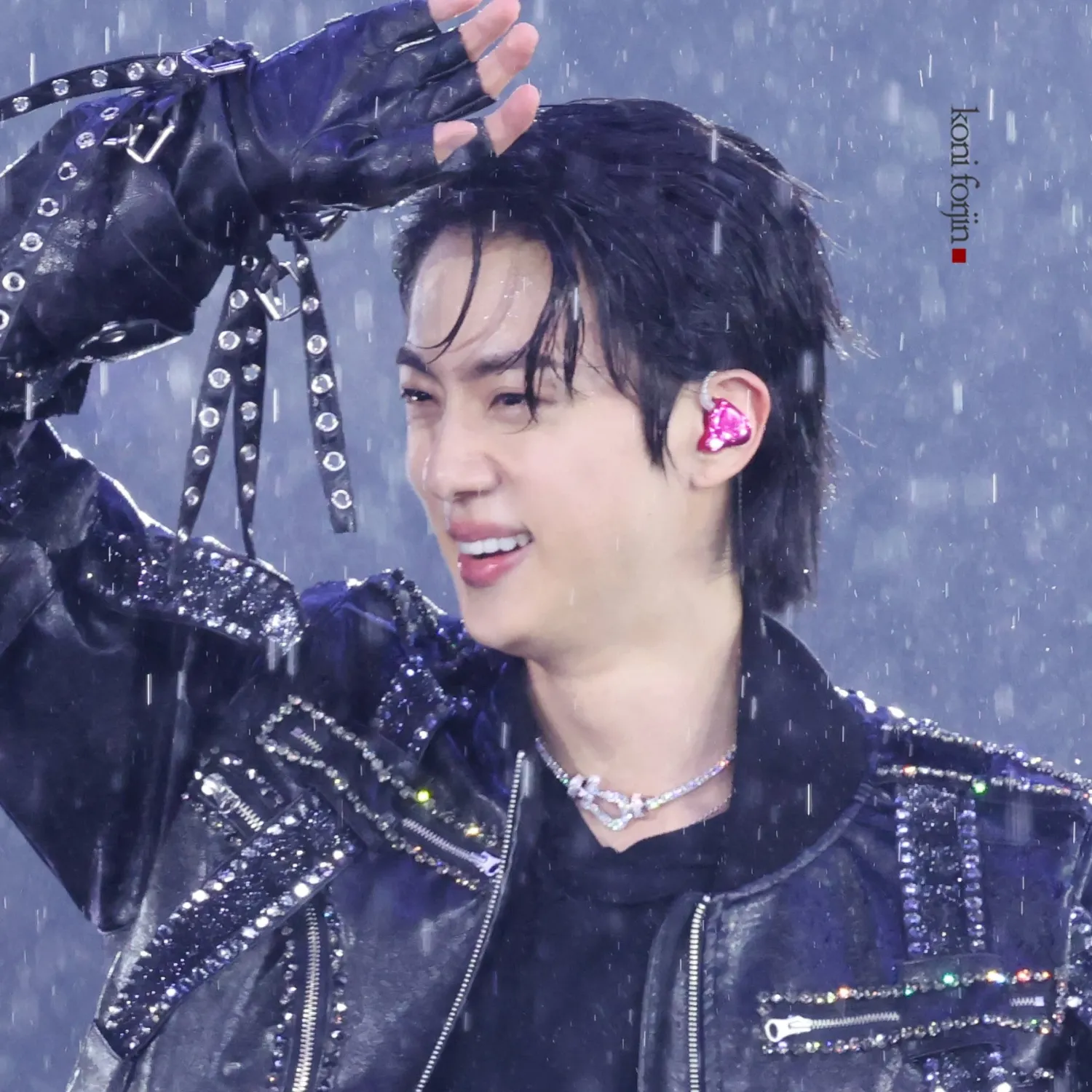 Behind-the-scenes cut of Jin (BTS)