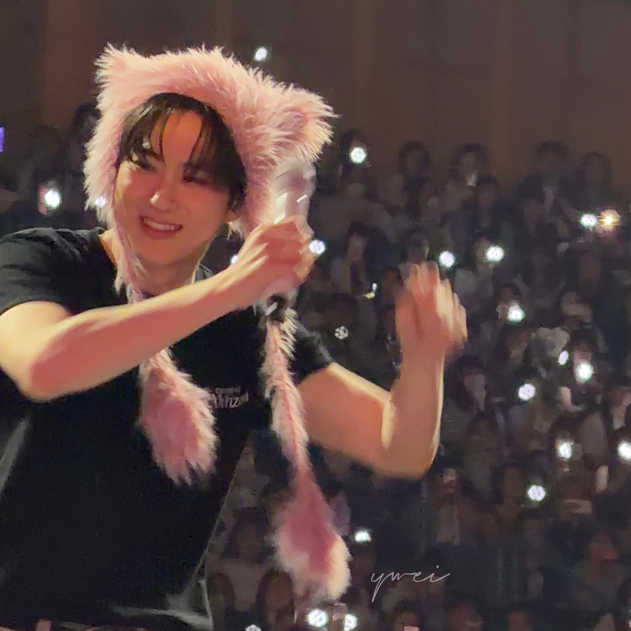 Behind-the-scenes cut of Suho (EXO)