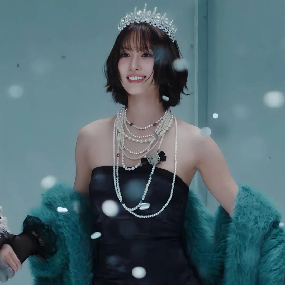 Latest photo of Momo (TWICE)