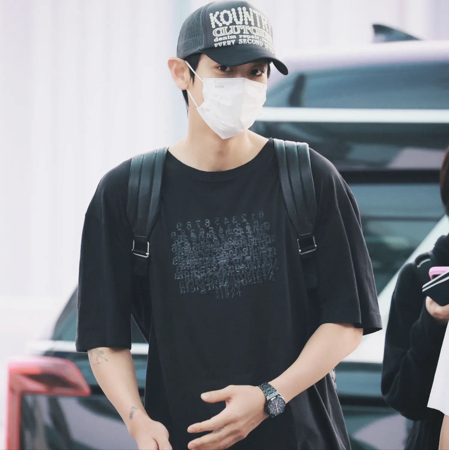 Recent activity shot of Chanyeol (EXO)