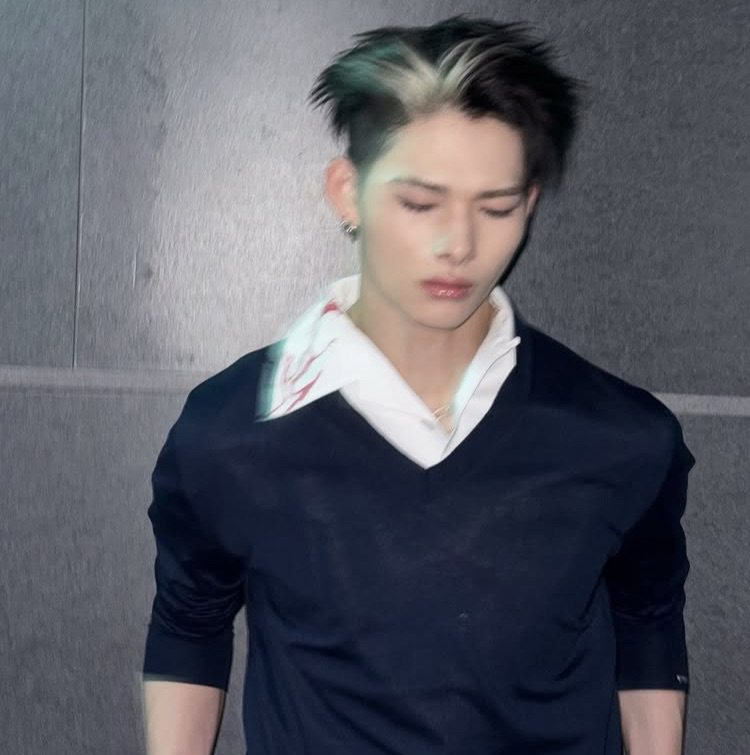 Foto terbaru NI-KI (ENHYPEN)