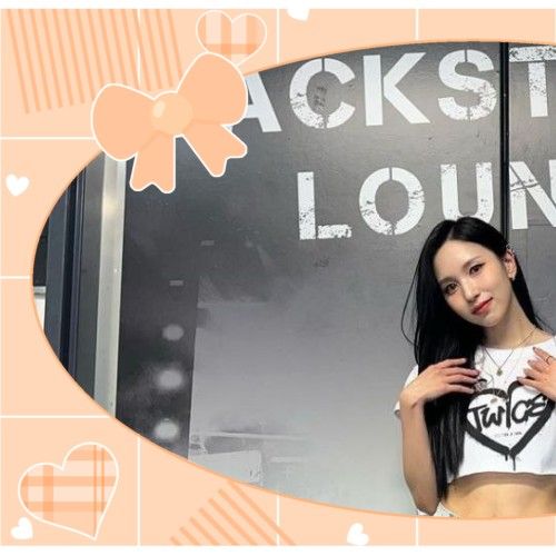 Behind-the-scenes cut of Mina (TWICE)