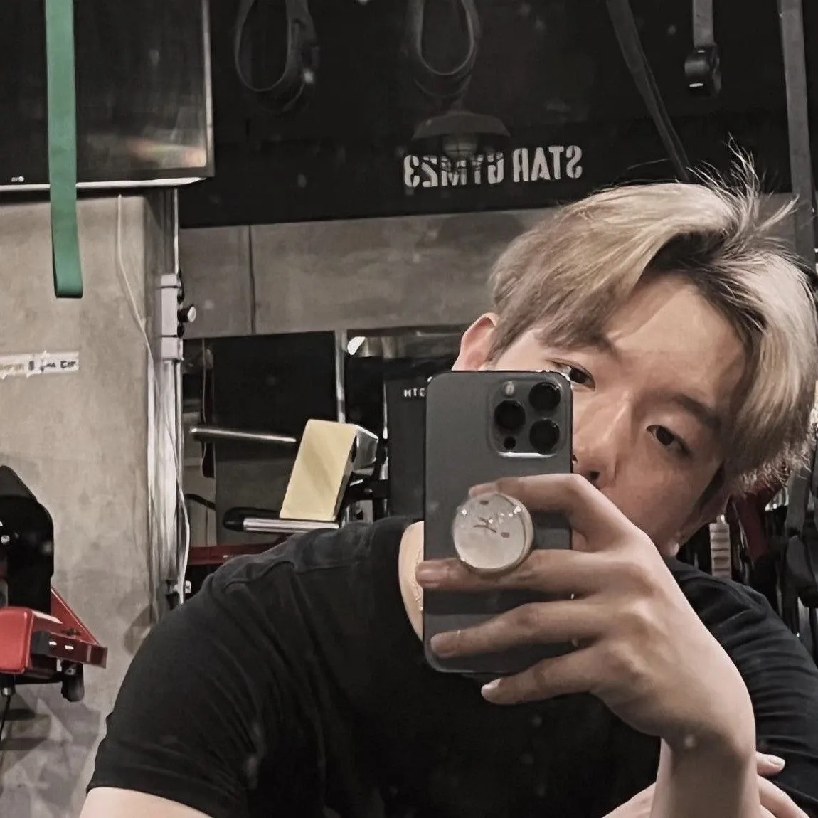 백현 (EXO)의 최신 사진